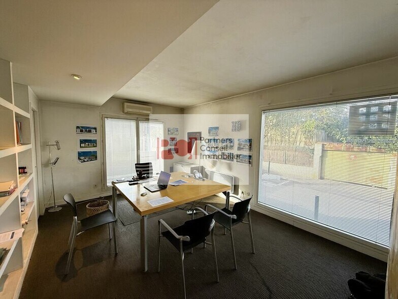 Office in Nîmes for lease - Interior Photo - Image 3 of 3