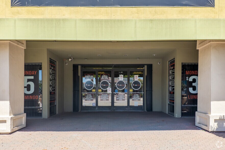 17600 Collier Ave, Lake Elsinore, CA à vendre - Photo du bâtiment - Image 3 de 4