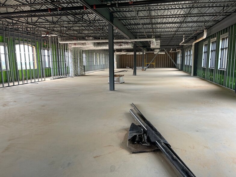 162 Kingscote Way, King, NC for lease - Interior Photo - Image 3 of 10