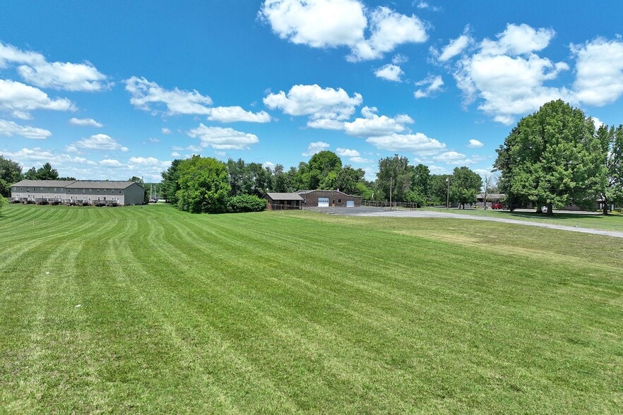 2437 Russellville Rd, Bowling Green, KY à vendre - Photo du bâtiment - Image 3 de 7