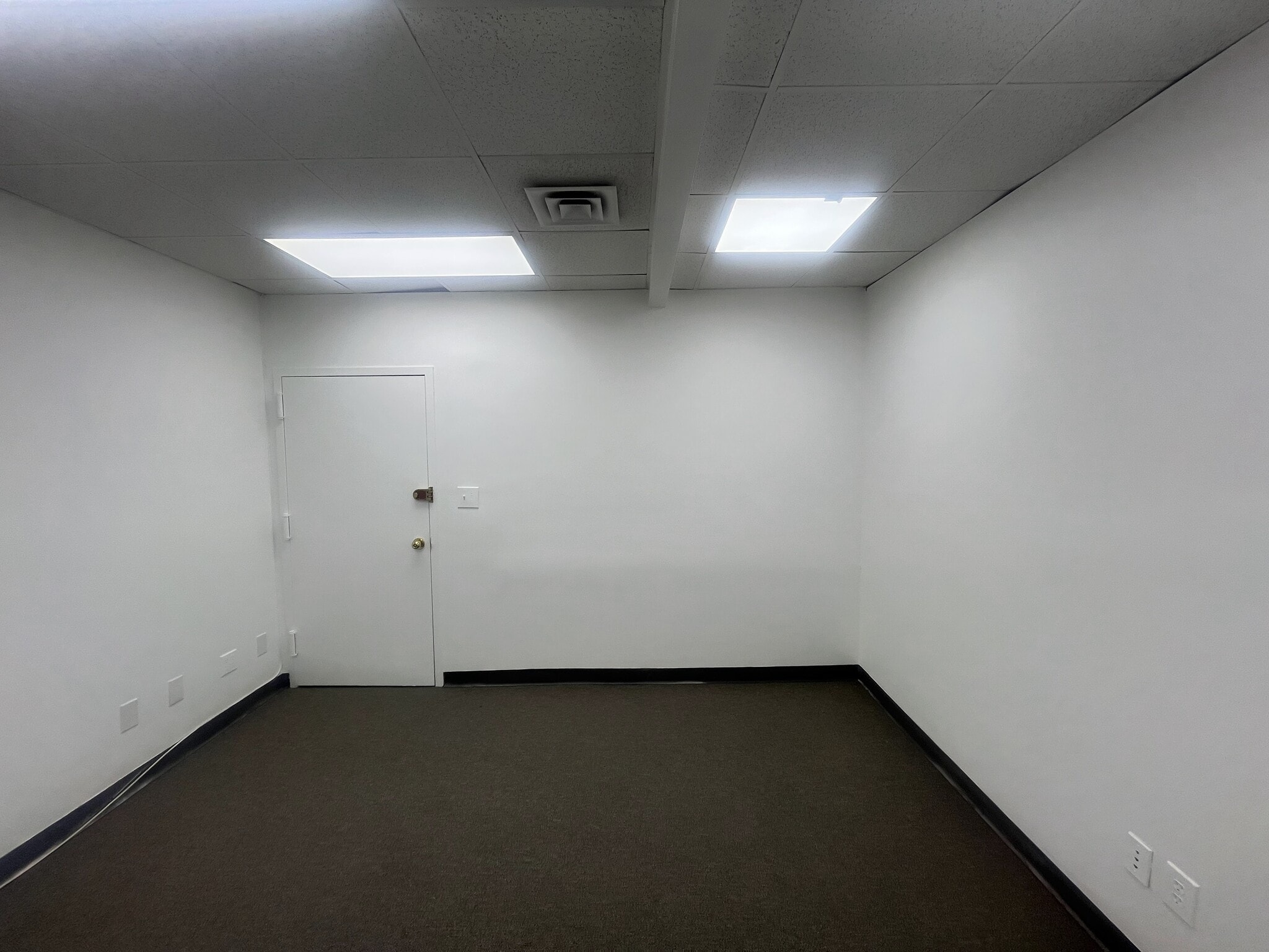 72-32 Broadway, Jackson Heights, NY à louer Photo intérieure- Image 1 de 2