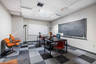 5877 Commerce St, Pittsburgh, PA à louer Photo intérieure- Image 1 de 5