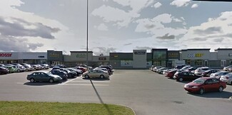 Plus de détails pour 411-413 Av Sirois, Rimouski, QC - Vente au détail à louer