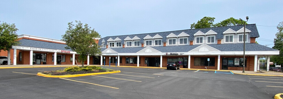 208 Route 112, Port Jefferson Station, NY for lease - Building Photo - Image 1 of 4