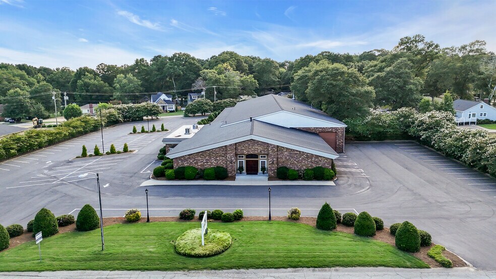 313 N Main St, Simpsonville, SC à vendre - Photo du bâtiment - Image 2 de 41