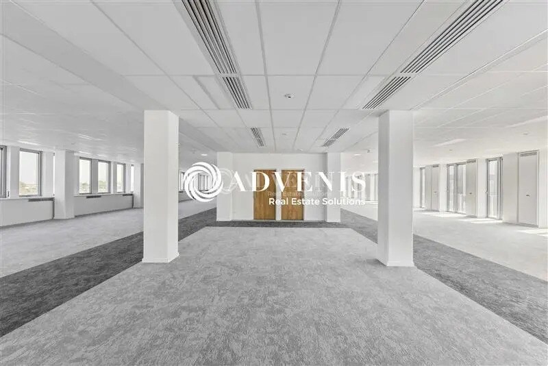 Bureau dans Bobigny à louer - Photo du bâtiment - Image 2 de 12