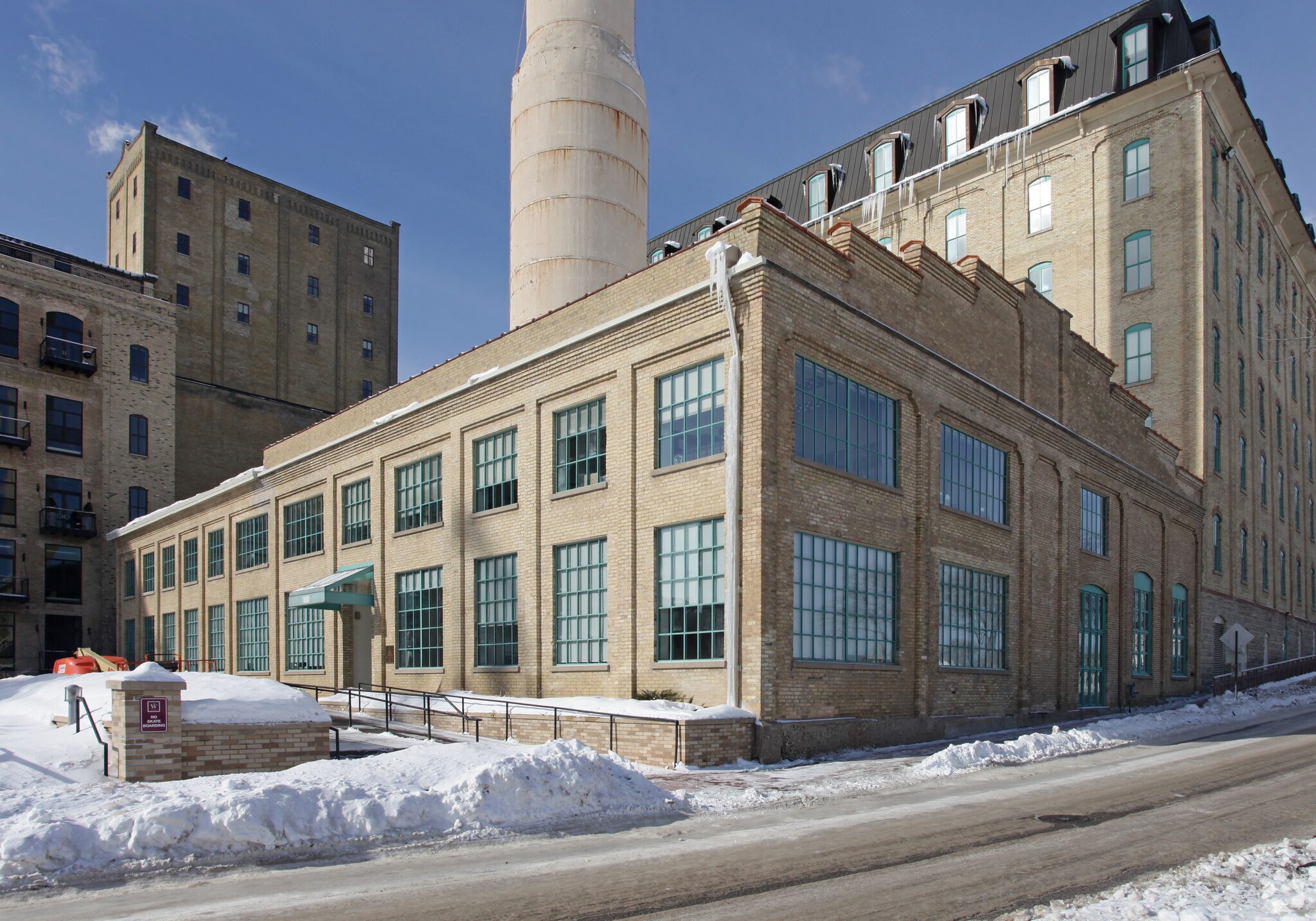 100 Portland Ave S, Minneapolis, MN à louer Photo principale- Image 1 de 4