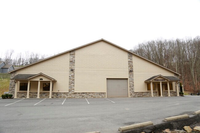 Plus de détails pour 925 Canyon Rd, Morgantown, WV - Industriel à louer
