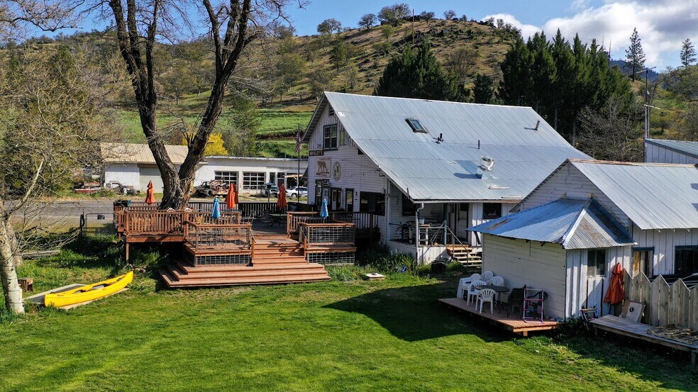 17736 Highway 96, Klamath River, CA à vendre - Photo du bâtiment - Image 3 de 9