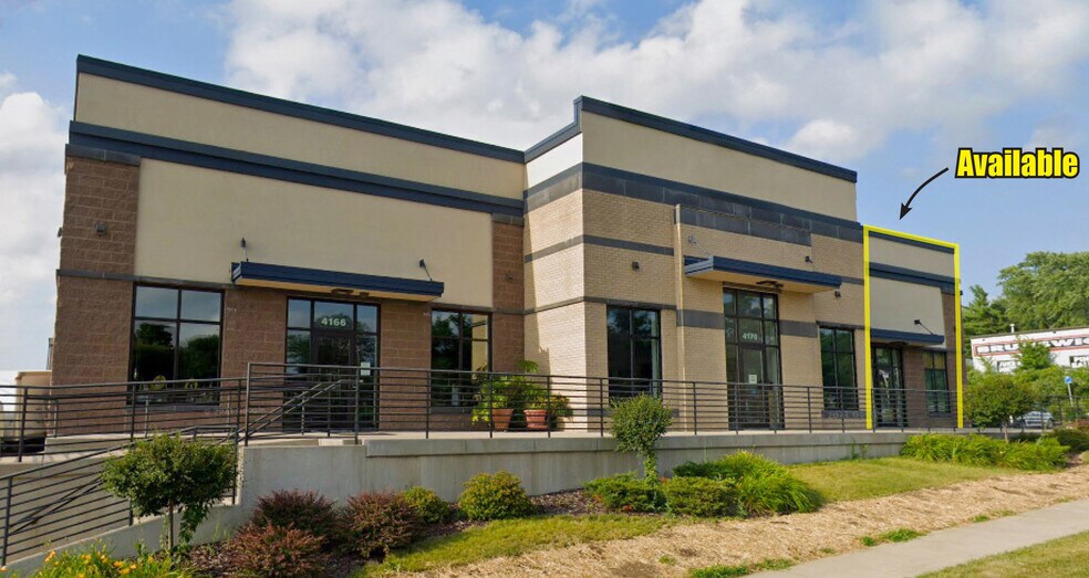 4174 Commercial Ave, Madison, WI à louer - Photo du bâtiment - Image 2 de 4