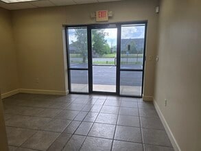 8700-8712 Counts Massie Rd, Maumelle, AR for lease Interior Photo- Image 2 of 11