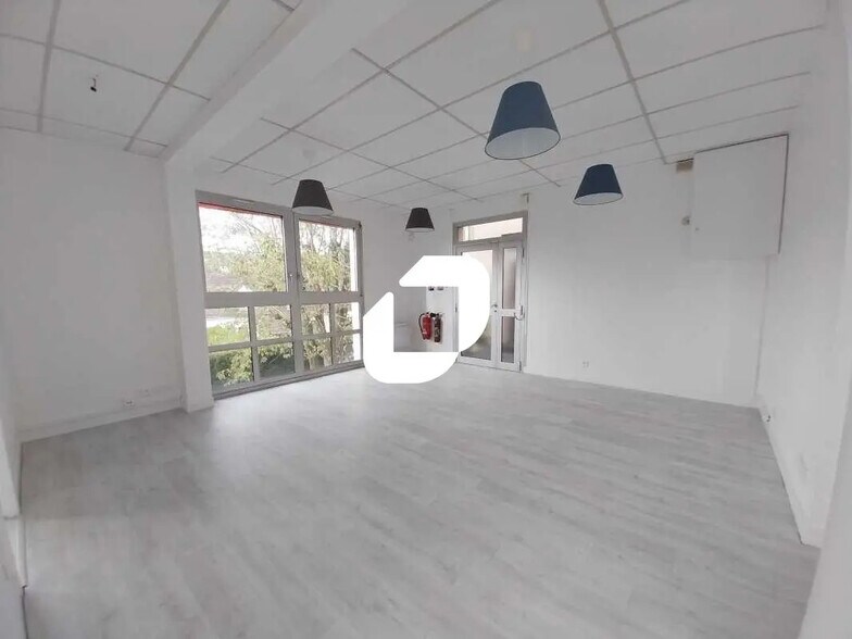 31 Avenue Du Manet, Montigny-le-Bretonneux à louer - Photo intérieure - Image 2 de 10