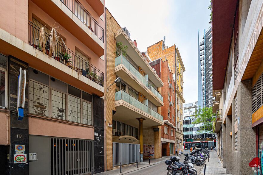 Carrer De Julián Romea, Barcelona, Barcelona à louer - Photo du bâtiment - Image 3 de 3