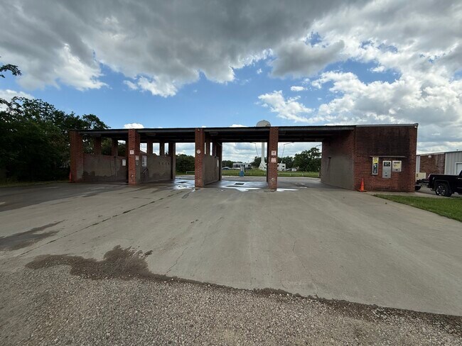 More details for 931 E Dallas Ave, Cooper, TX - Specialty for Sale