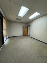 2725 Cantrell Rd, Little Rock, AR for lease Interior Photo- Image 2 of 6