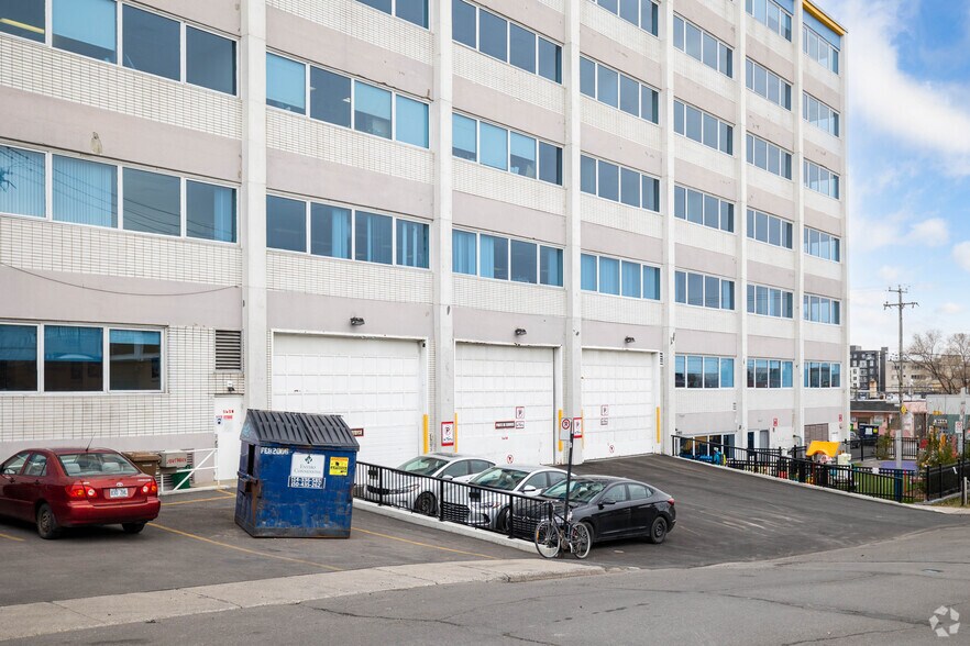 5650-5660 Rue d'Iberville, Montréal, QC à louer - Photo du bâtiment - Image 1 de 7