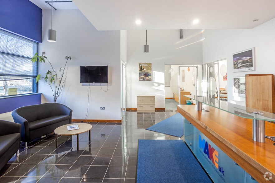 Queensway, Gateshead for lease - Interior Photo - Image 3 of 25