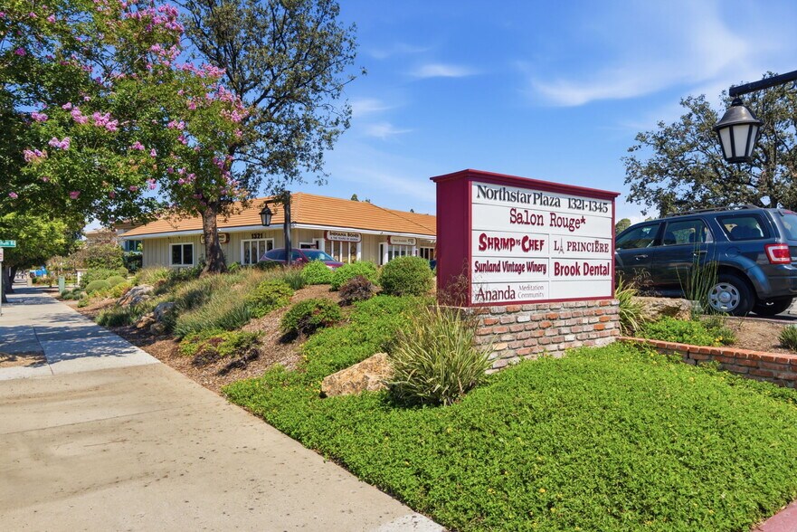 1321-1345 E Thousand Oaks Blvd, Thousand Oaks, CA à louer - Photo du bâtiment - Image 2 de 45