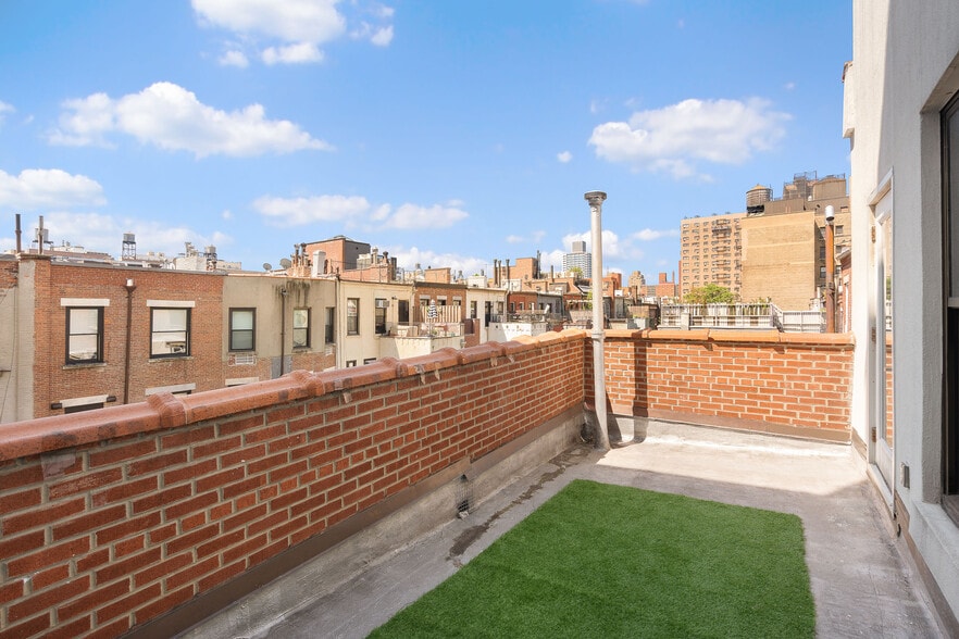 4 W 90th St, New York, NY à vendre - Photo du bâtiment - Image 2 de 17