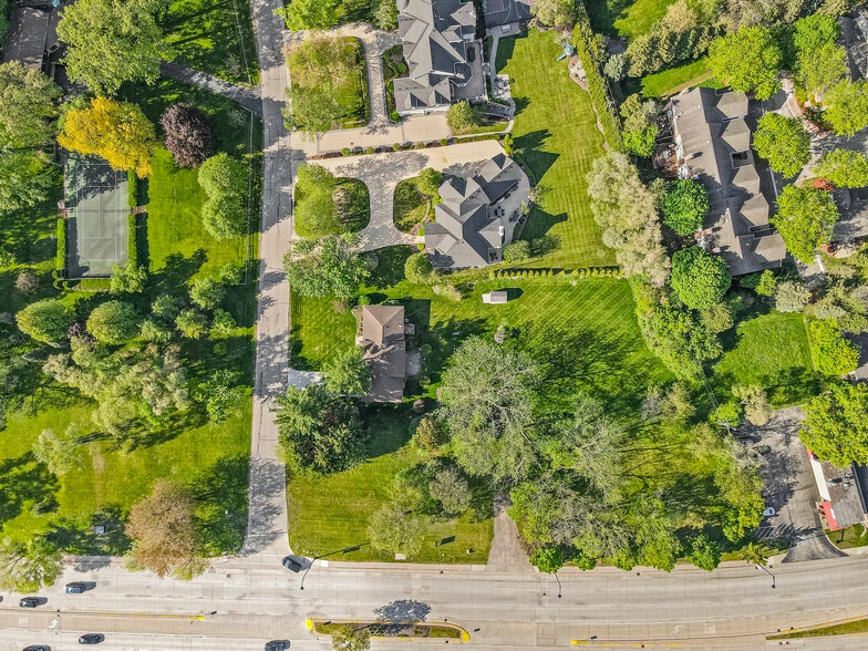 127 W Lake St, Bloomingdale, IL for sale - Building Photo - Image 2 of 10