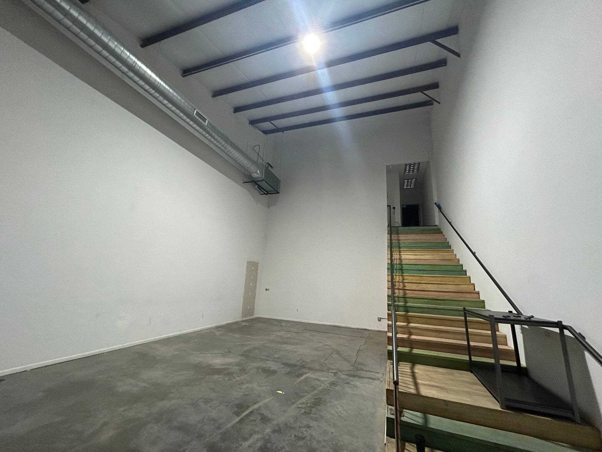 25606 Old Kc Rd, Paola, KS for lease Interior Photo- Image 1 of 2