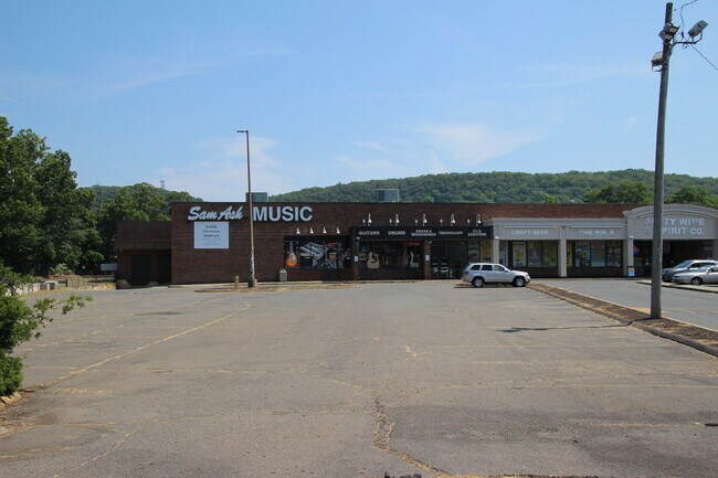 More details for 95 Amity Rd, New Haven, CT - Retail for Sale