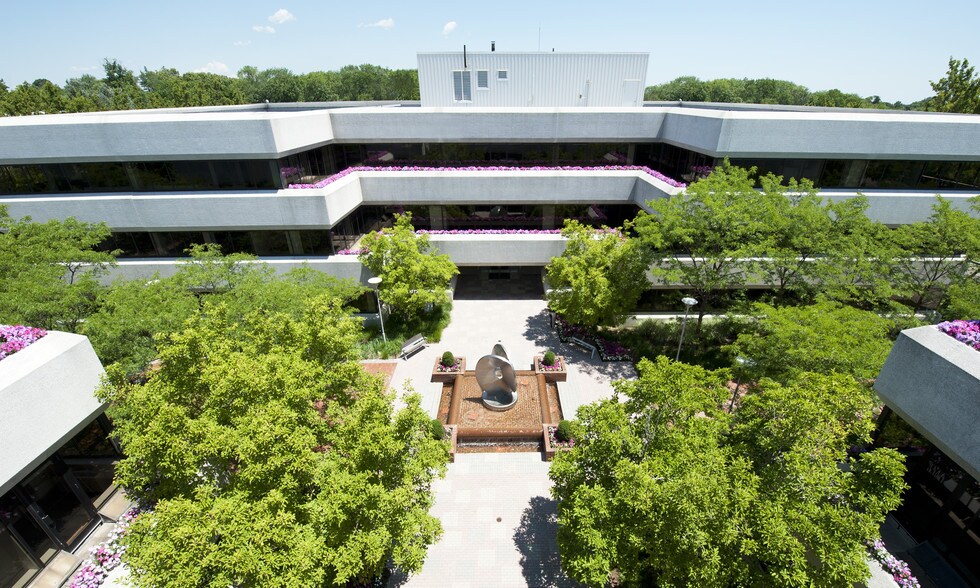 5 International Dr, Rye Brook, NY à louer - Photo du bâtiment - Image 3 de 33