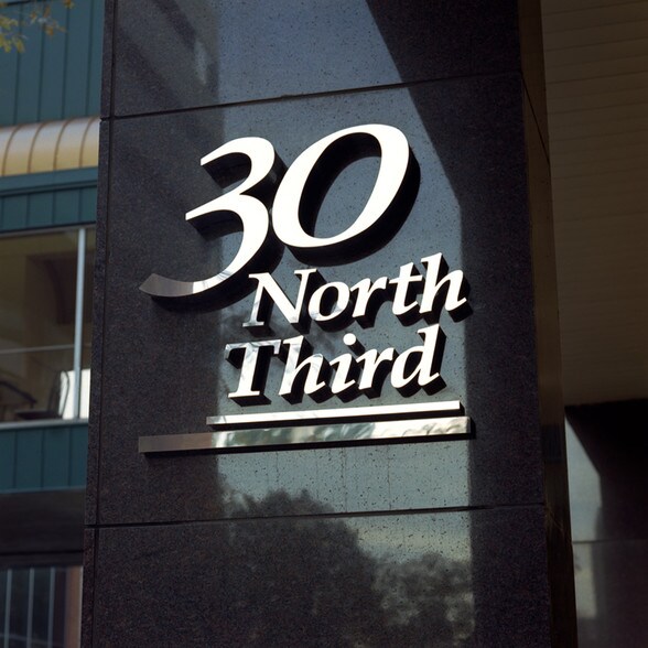 30 N Third St, Harrisburg, PA à louer - Photo du bâtiment - Image 3 de 8