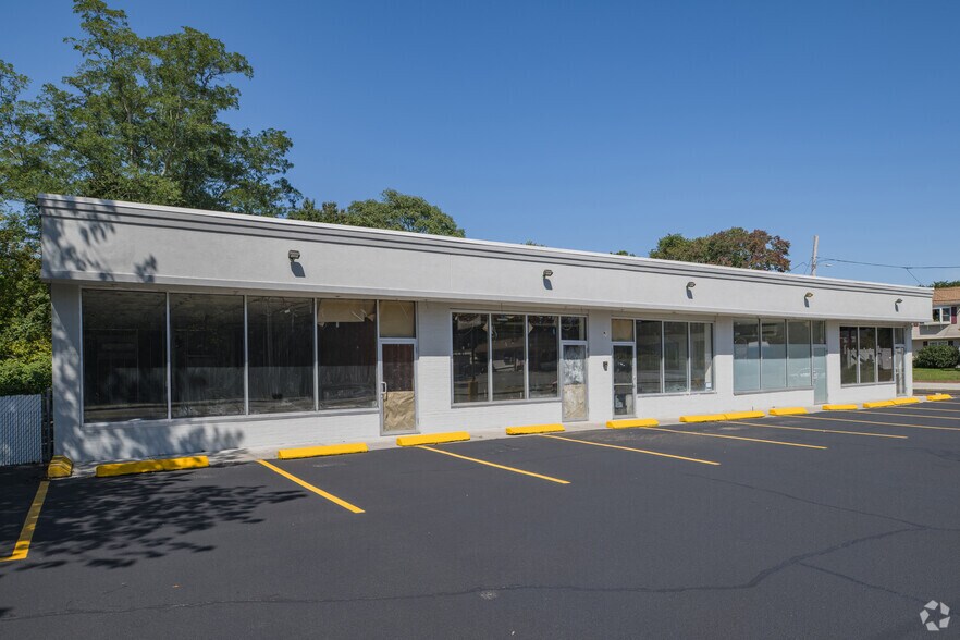 1237-1247 W Shore Rd, Warwick, RI à louer - Photo du bâtiment - Image 3 de 11