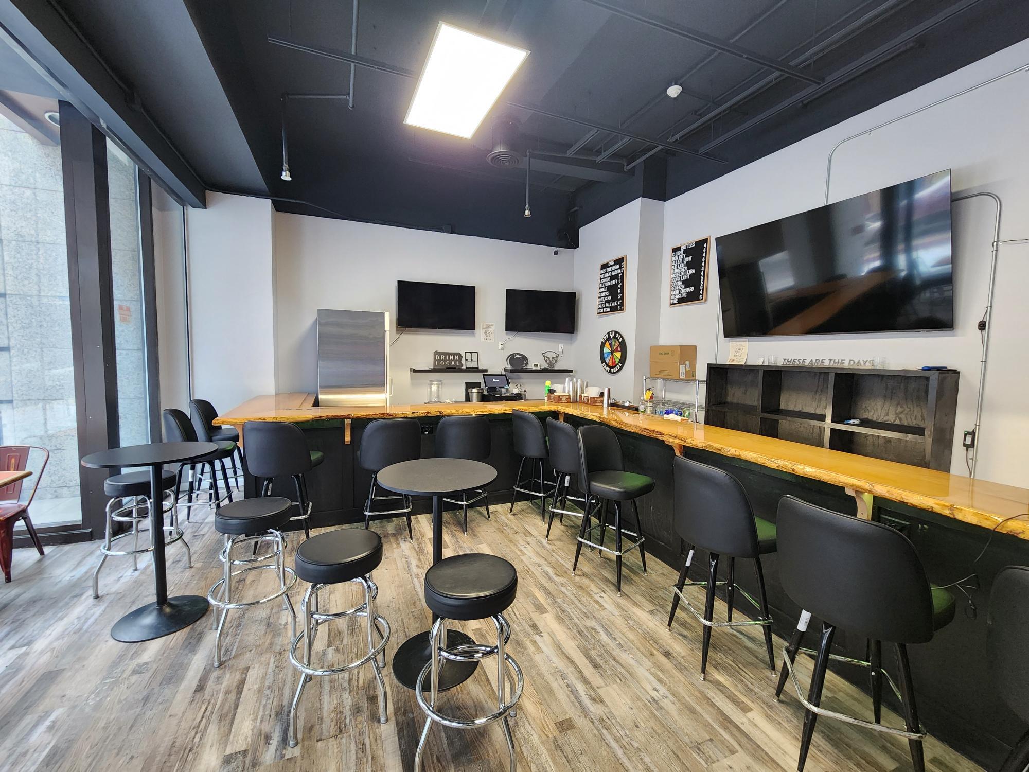 351-355 5th Ave, Pittsburgh, PA à louer Photo intérieure- Image 1 de 17