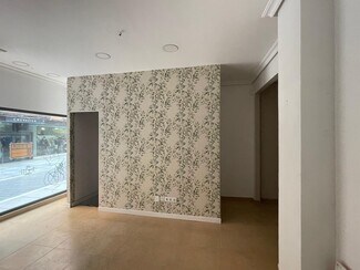 Plus de détails pour Commerce de détail à vendre