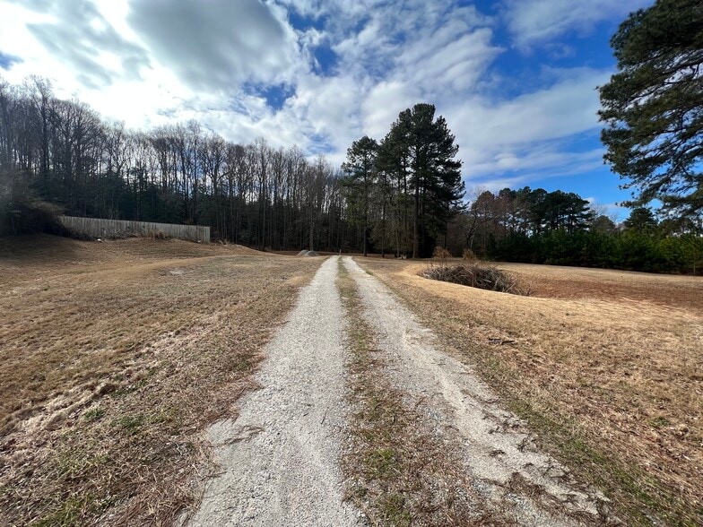 11949 Hogans Aly, Chester, VA for sale - Building Photo - Image 2 of 6