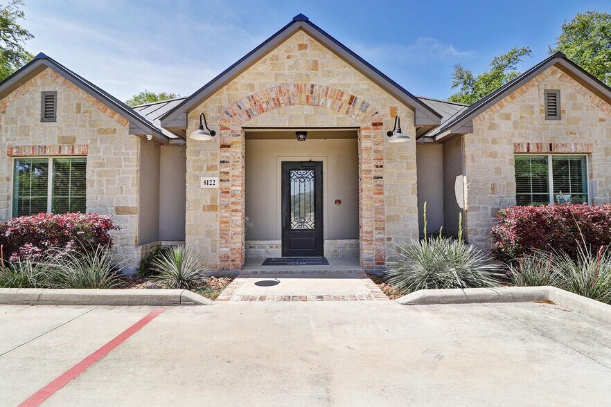 8122 Whisper Oak, San Antonio, TX à louer - Photo du bâtiment - Image 2 de 10