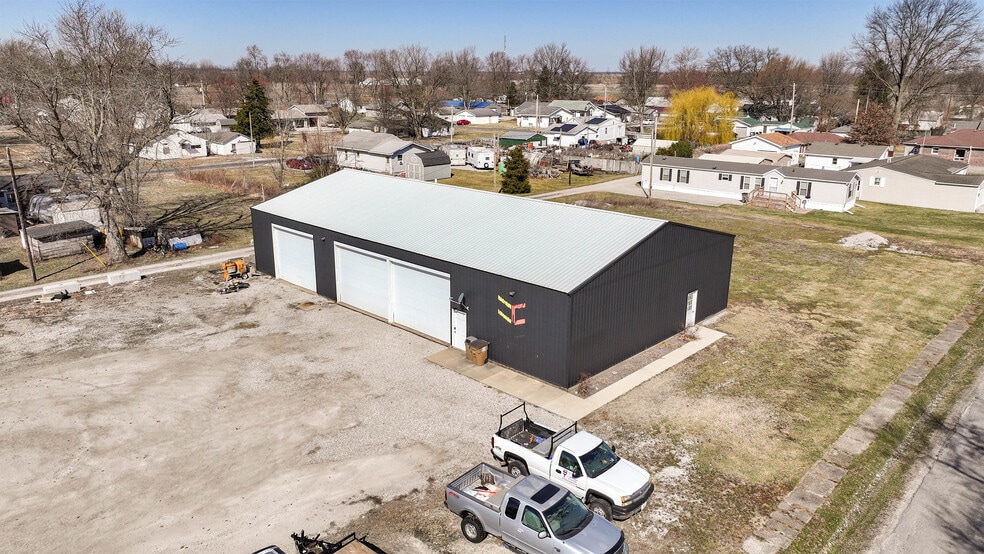 200 Mounts st, Carlinville, IL for sale - Building Photo - Image 2 of 31