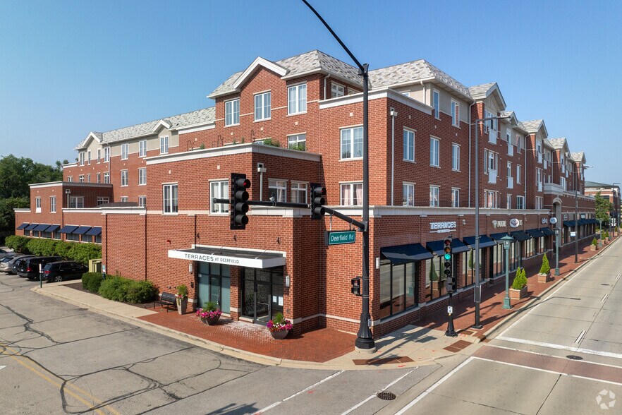 725-775 N Waukegan Rd, Deerfield, IL à louer - Photo principale - Image 1 de 35