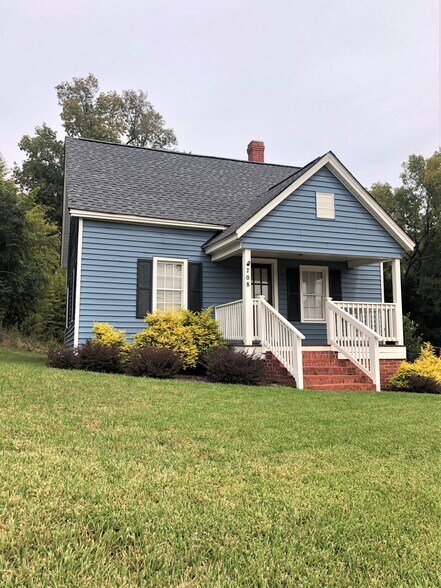 708 E Main St, Lexington, SC à louer - Photo principale - Image 1 de 15