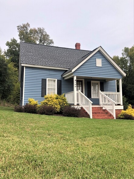 708 E Main St, Lexington, SC for lease - Primary Photo - Image 1 of 15