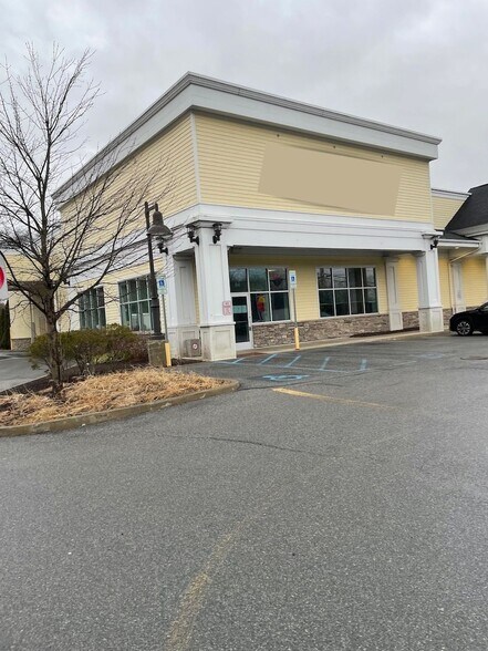 84 N Plank Rd, Newburgh, NY à louer - Photo du bâtiment - Image 3 de 51