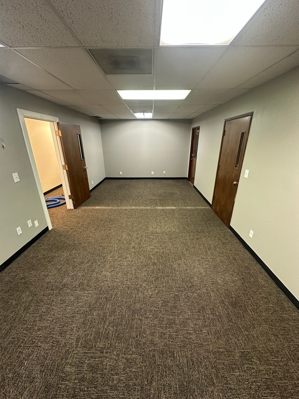 2112 S 109th St, Tacoma, WA for lease Interior Photo- Image 1 of 2