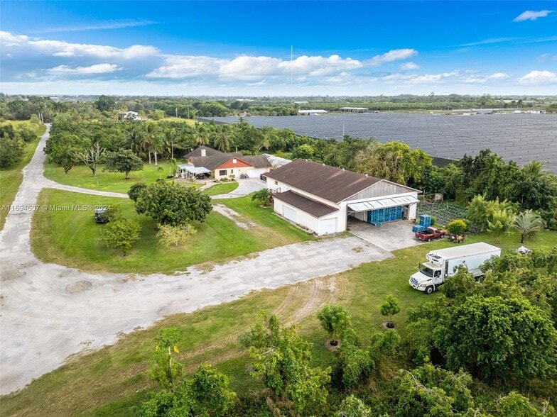 22100 SW 194th Ave, Miami, FL for sale - Building Photo - Image 3 of 12