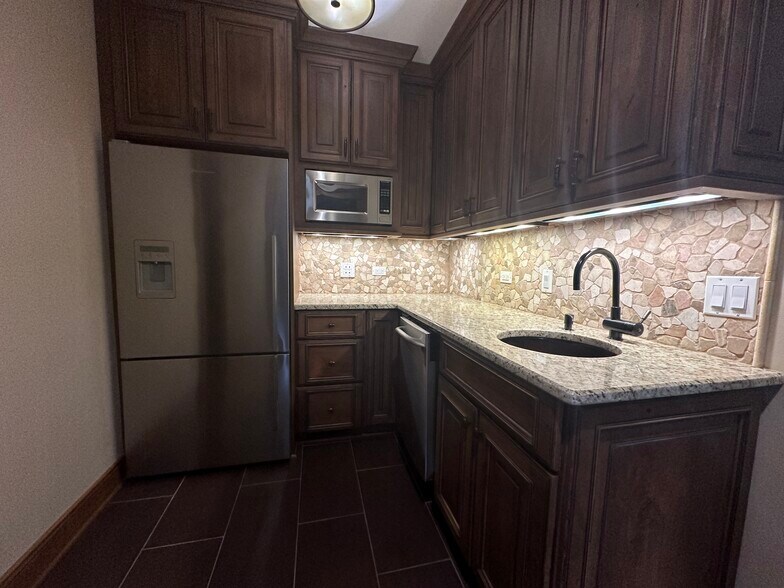 2132 Green Bay Rd, Highland Park, IL à louer - Photo intérieure - Image 2 de 27