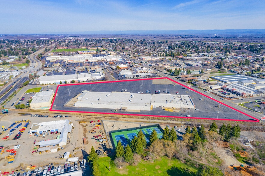 850 Gray Ave, Yuba City, CA for sale - Building Photo - Image 1 of 20