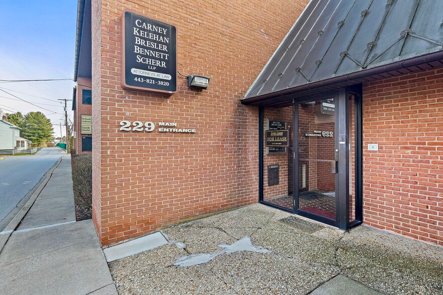 229 E Main St, Westminster, MD for lease - Building Photo - Image 1 of 25