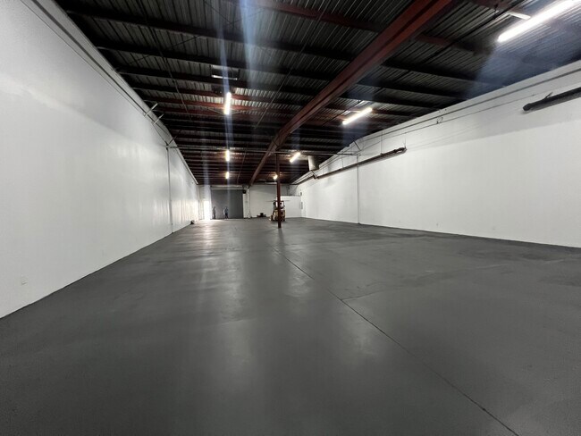 More details for 4903 Long Beach Ave, Los Angeles, CA - Industrial for Lease