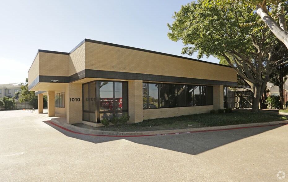 1010 E Wheatland Rd, Duncanville, TX à louer - Photo principale - Image 1 de 10