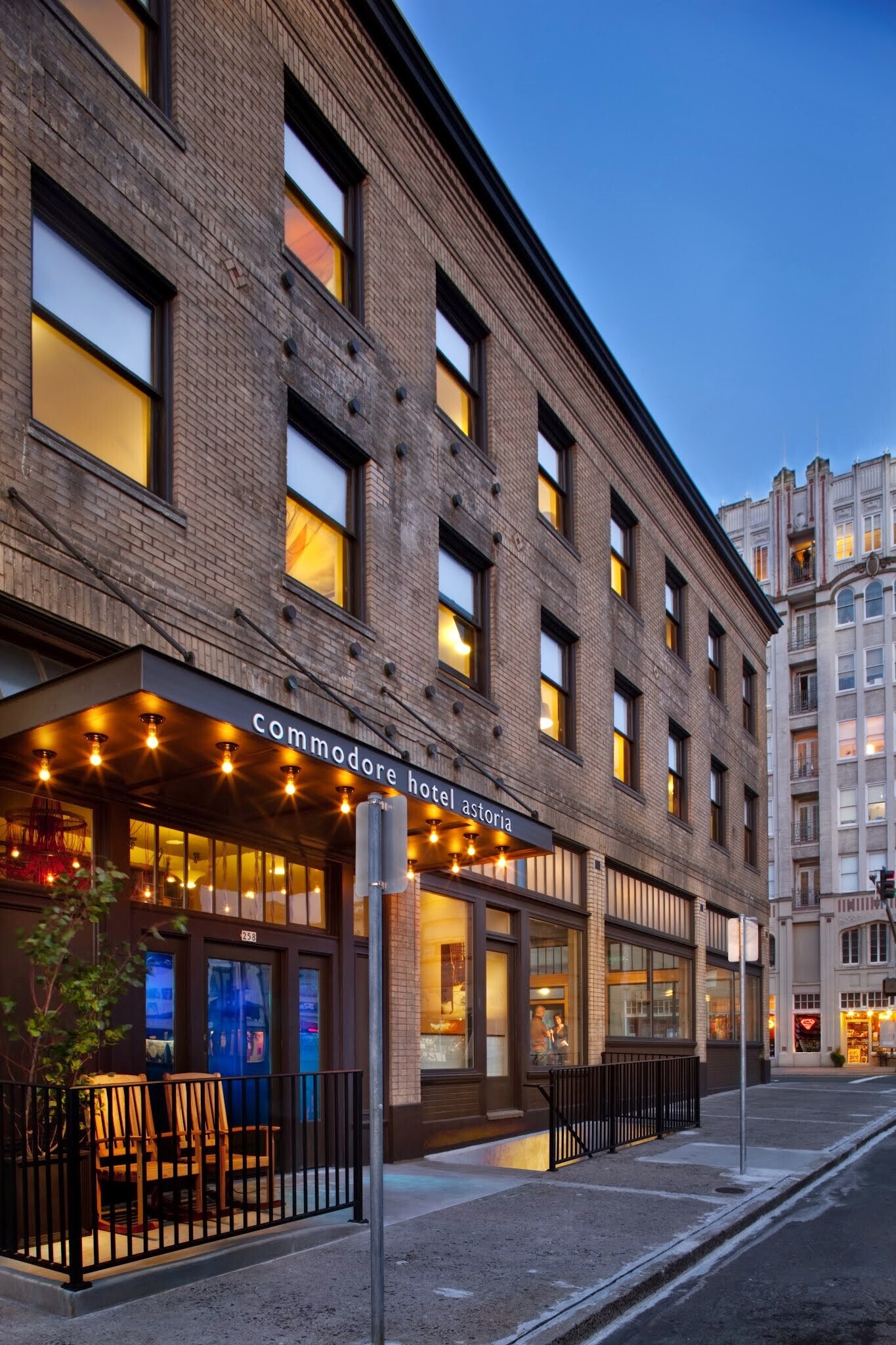 258 14th St, Astoria, OR à vendre Photo du bâtiment- Image 1 de 9