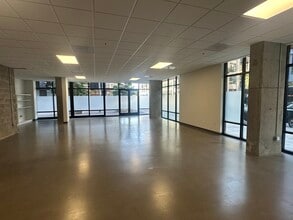 3750 S River Pky, Portland, OR for lease Interior Photo- Image 2 of 3