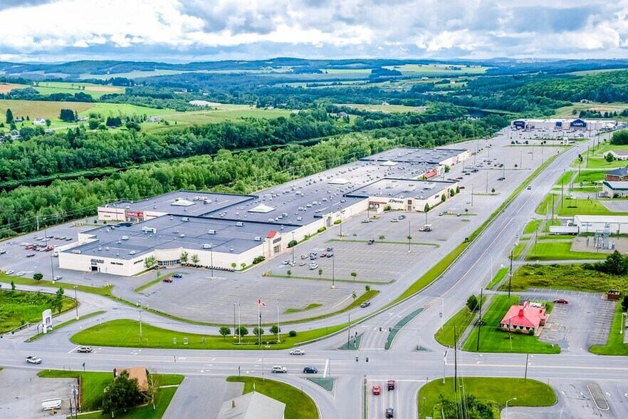 830 Main St, Presque Isle, ME à louer - Aérien - Image 2 de 8