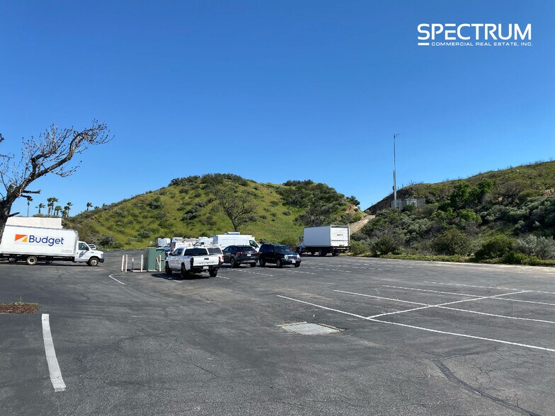 22800-22830 Soledad Canyon Rd, Santa Clarita, CA à louer - Photo du bâtiment - Image 3 de 5