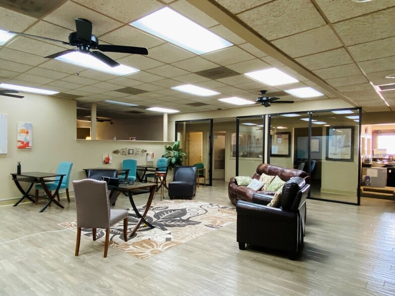 12623 Jones Rd, Houston, TX à vendre - Photo du bâtiment - Image 3 de 11